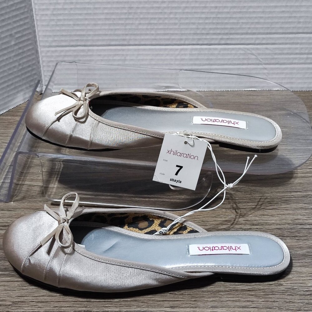 Xhilaration Shayla flats women's size 7M SilverSatin Mule Cushioned Insoles NWT